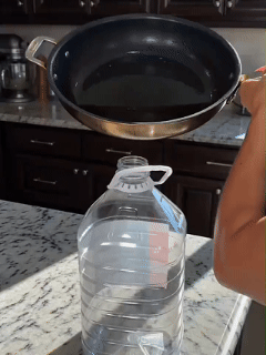1 Count Stainless Steel Oil Pot with Filter Lid Tray for Grease Storage