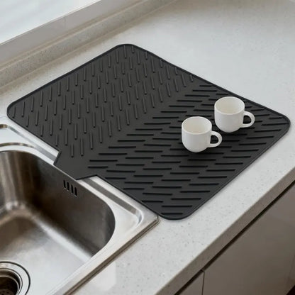 🧺 Silicone Dish Drying Mat, Heat Resistant Non-Slip Foldable Drain Pad with Built-In Drain Lip