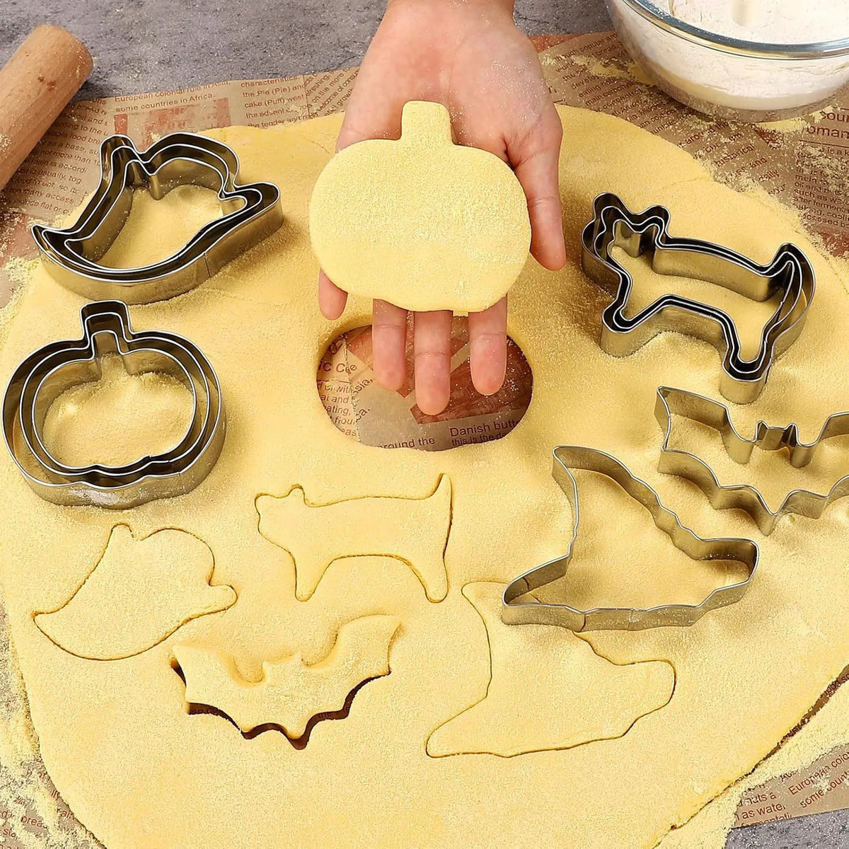 🎁12Pcs Halloween Cookie Cutter Set – Ghost, Witch Hat, Pumpkin & Bat